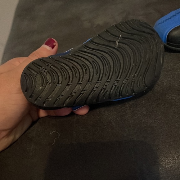 Nike sz 4 - Picture 4 of 7